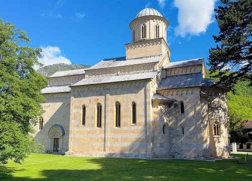 Manastir Visoki Dečani – Hram svetlosti pod Prokletijama