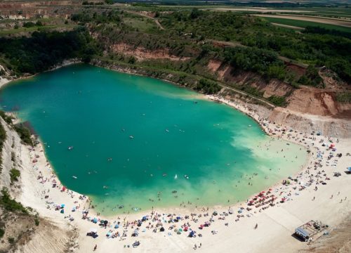 Bešenovačko jezero – smaragdno oko u srcu Fruške gore