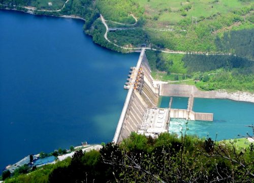 Perućac – planinsko ogledalo Drine i kapija Tare