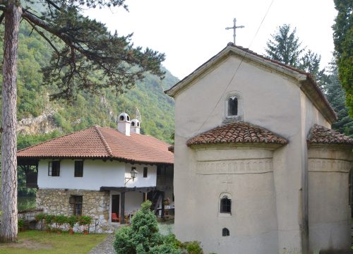 Manastir Nikolje – stub vere u srcu Ovčarsko-kablarske klisure