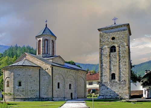 Manastir Rača – svetionik duhovnosti u senci Tare